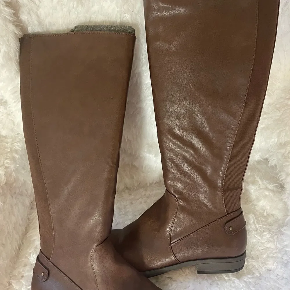 NWOT Brown knee high riding boots with side zipper and elastic extensions size9